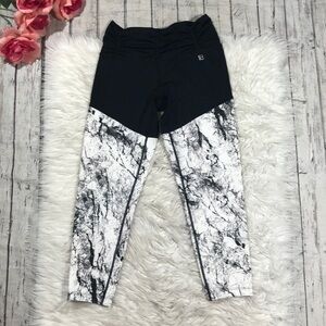 Body Language Revolve Scrunch Marble Crop Leggings
